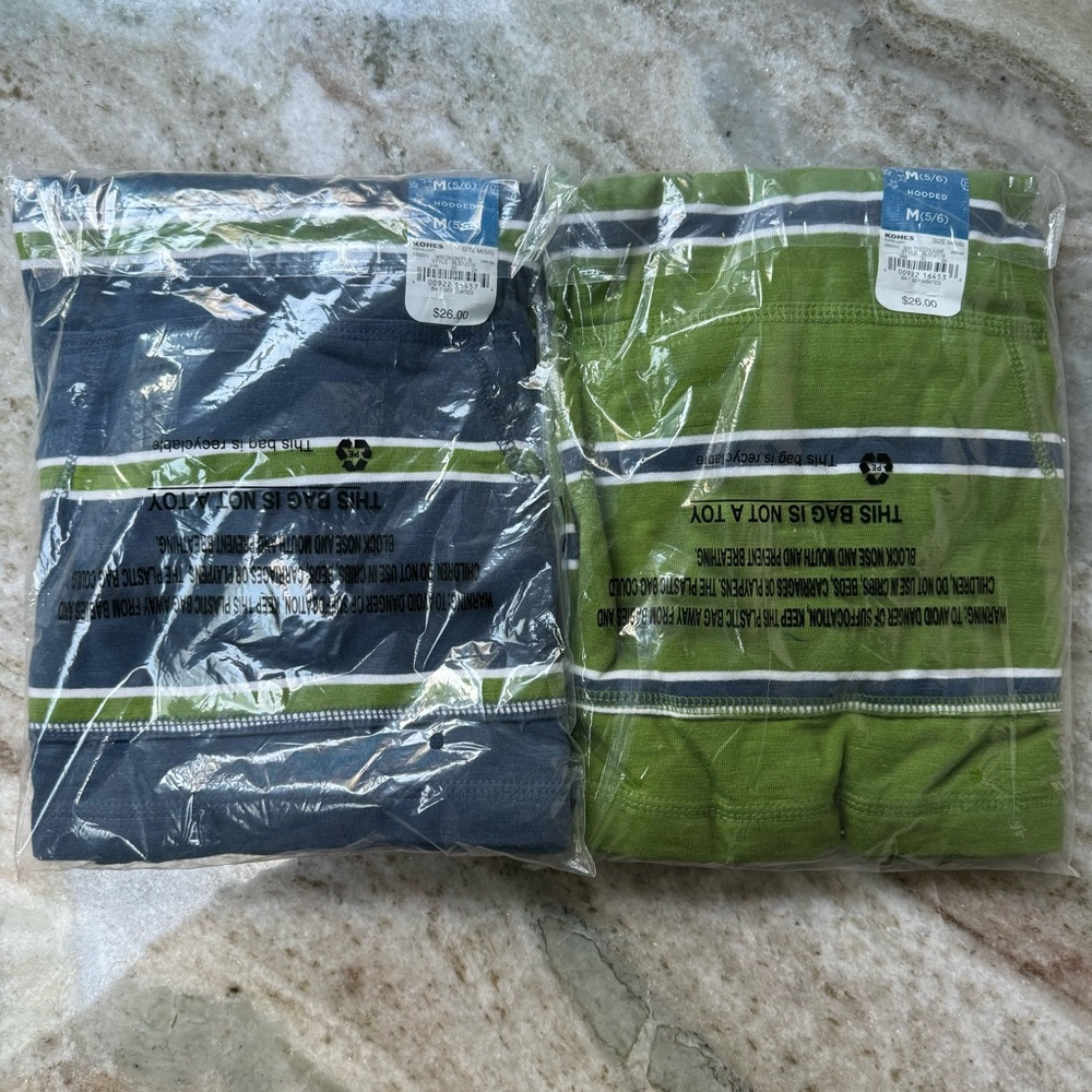 NWT! 2 pair of boys Sz M(5/6), Sonoma hooded long sleeved tops, smoke free home